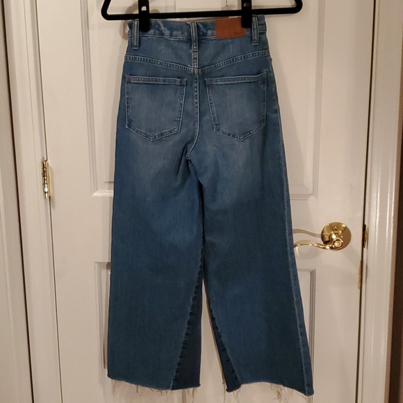 Madewell Wide-Leg Crop Jeans: Gusset Edition - Picture 4 of 9